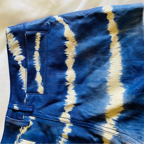 Tory Burch navy and white leather tie dye shorts sz 6 - Picture 10 of 10